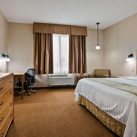 Best Western Plus Chateau Inn Sylvan Lake Exterior photo